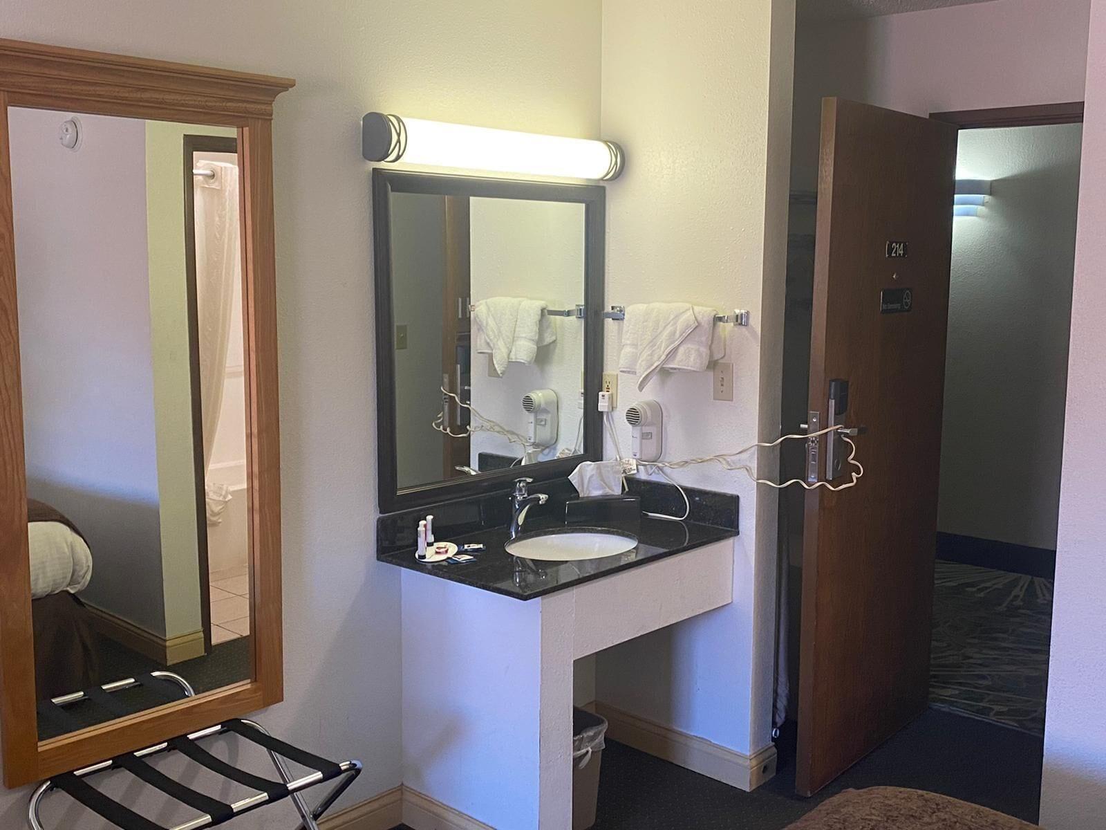 Baymont By Wyndham Robinson Hotel Luaran gambar